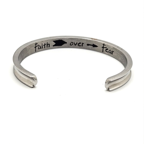 🟢3/$19🟢 Faith Over Fear Steel Silver Tone Cuff Bracelet - Picture 1 of 4